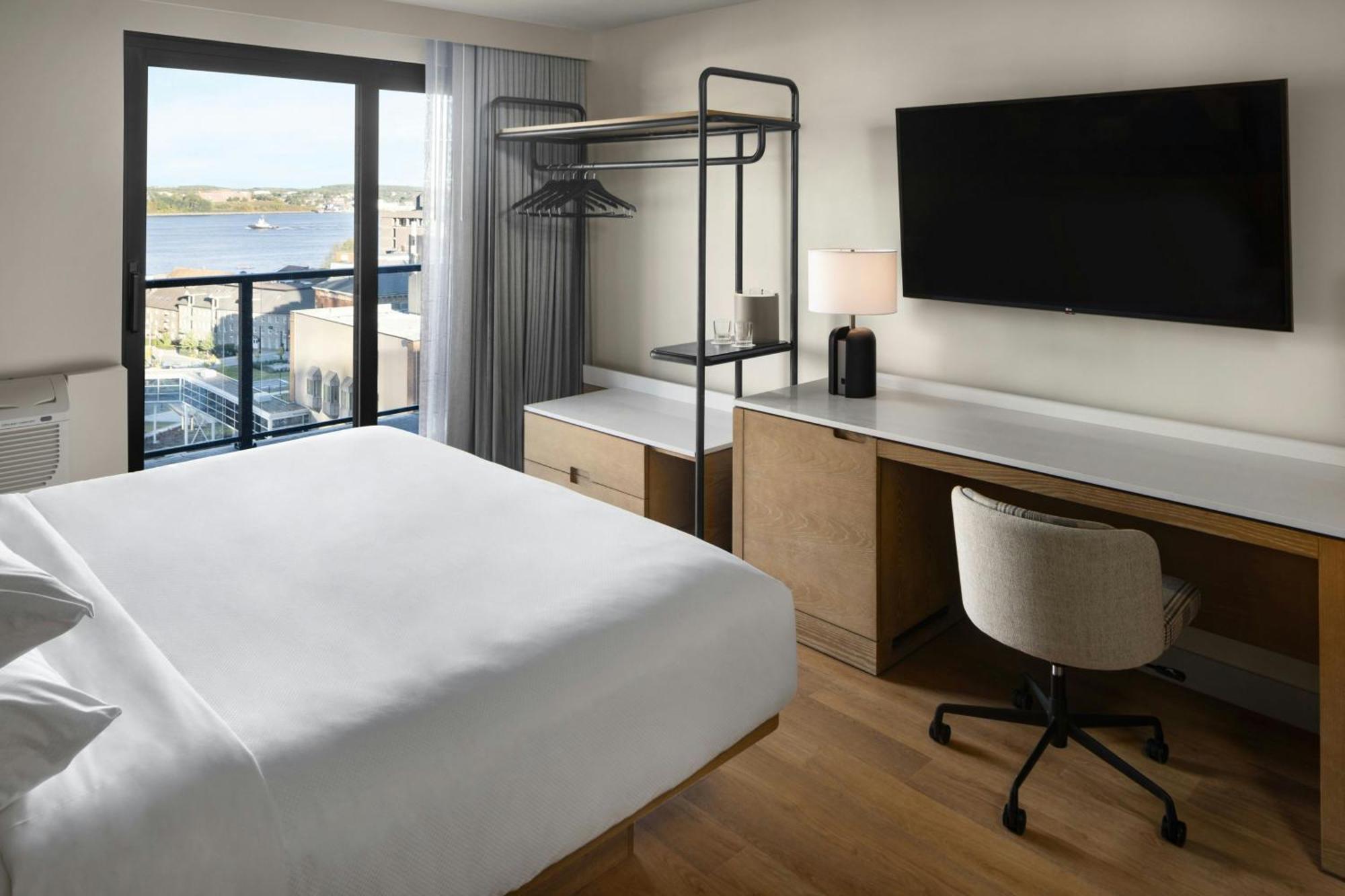 King Room Harbor View,1746843769:JPEG