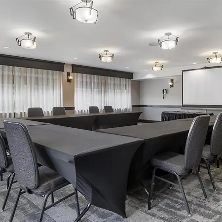 Best Western Plus Chocolate Lake Hotel - Halifax-3